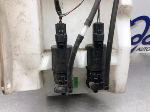 Ruitensproeiertank voor-8173674 (20959190)