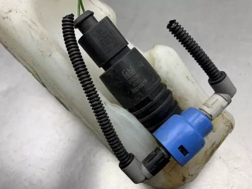 Ruitensproeiertank voor-8274417 (21897558)