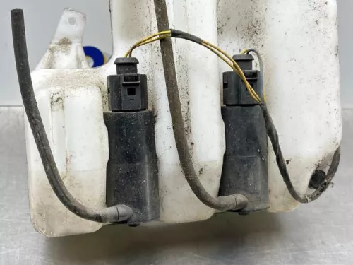 Ruitensproeiertank voor-8292424 (22410460)