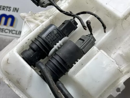 Ruitensproeiertank voor-8221220 (21917096)