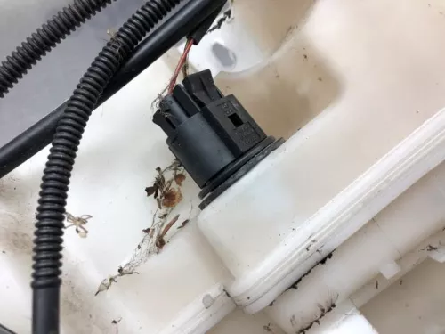 Ruitensproeiertank voor-8199579 (21807441)