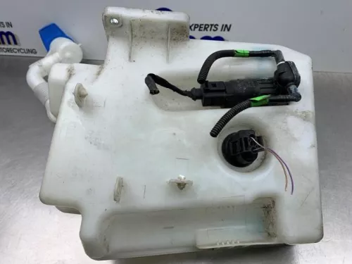 Ruitensproeiertank voor-8195867 (22170531)