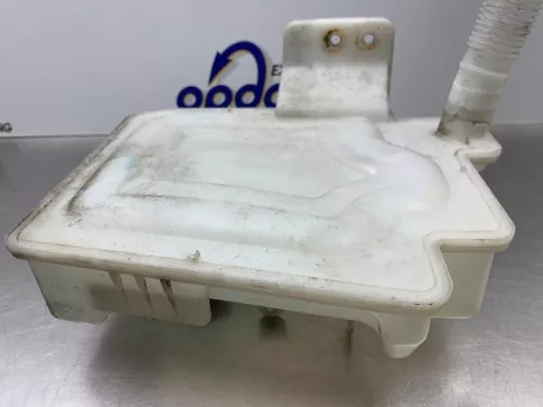 Ruitensproeiertank voor-8195867 (22170531)