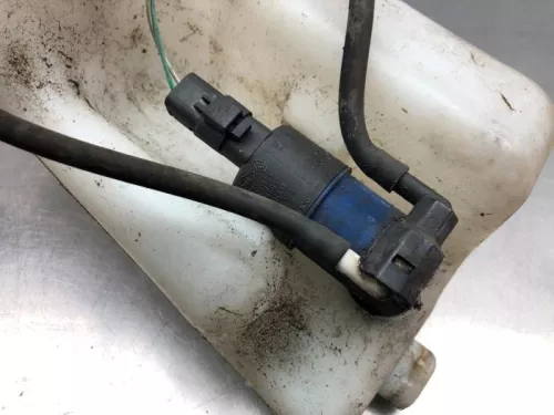 Ruitensproeiertank voor-8188066 (20702761)