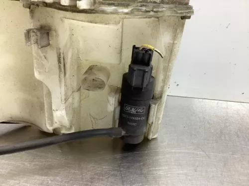 Ruitensproeiertank voor-7894413 (18101104)