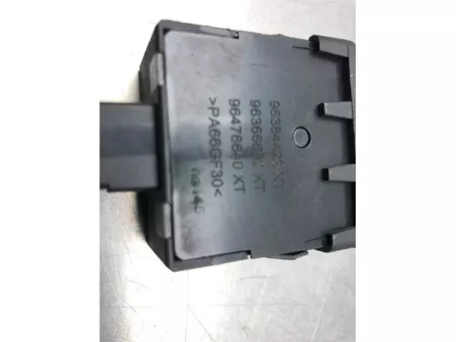 Schakelaar Koplamp Ihv-8203352 (21660237)