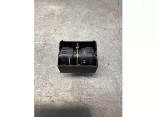 Schakelaar Koplamp Ihv-8155909 (20487931)