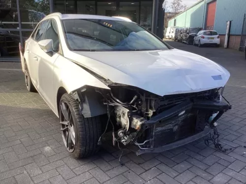 Aandrijfas rechts-voor-8277657 (22553754)