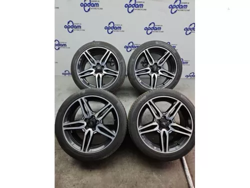 Sportvelgenset + banden-8068977