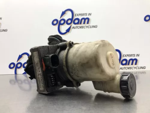 Stuurbekrachtiging Pomp-8156832