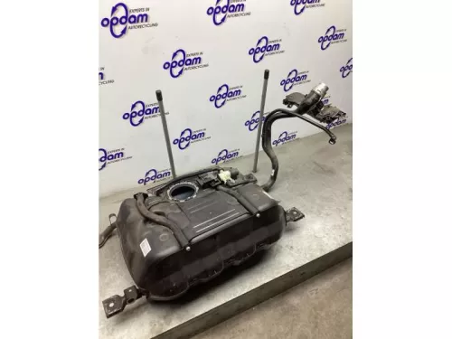Tank-8253406 (21650330)