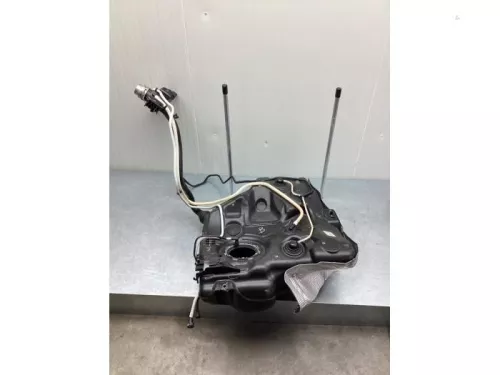 Tank-6924228 (17149387)