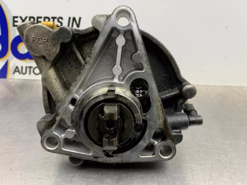 Vacuumpomp (Diesel)-8231821 (22123430)