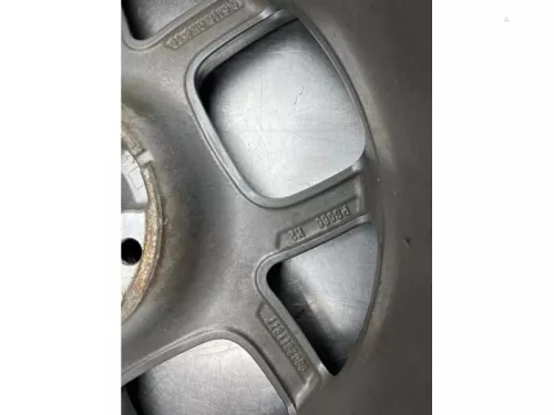 Velg-8228052 (21847042)