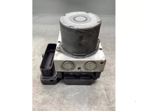 ABS Pomp-7940979