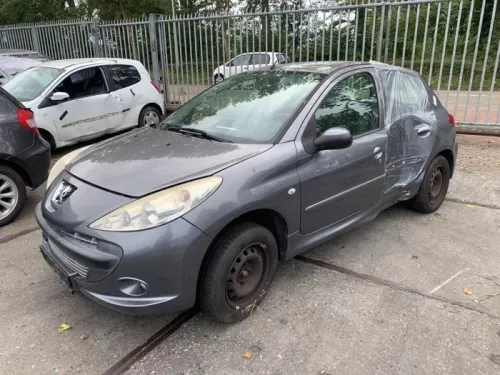 Voorbumper-8214855