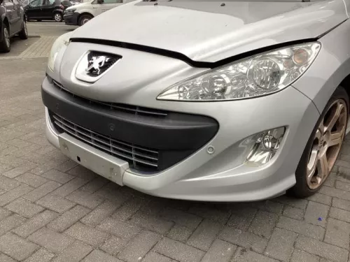 Voorbumper-8242724 (21775794)