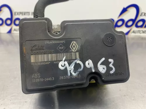 ABS Pomp-8187393 (21880086)