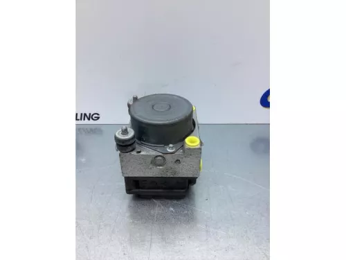 ABS Pomp-7037454 (16954781)
