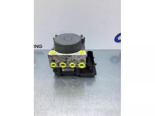 ABS Pomp-7037454 (16954781)