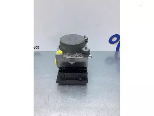 ABS Pomp-7037454 (16954781)