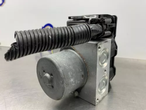 ABS Pomp-8180251 (21648940)
