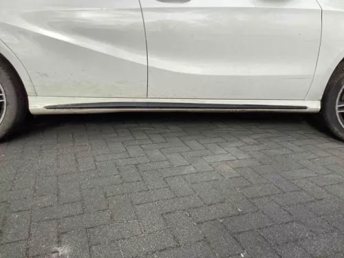 Zijskirt rechts-7589061 (16467406)