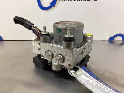 ABS Pomp-7612551 (15653931)