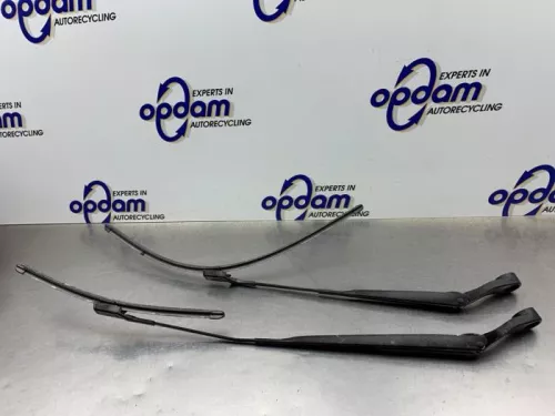 Ruitenwisserarm voor-8338522 Ruitenwisserarm voor-8338522