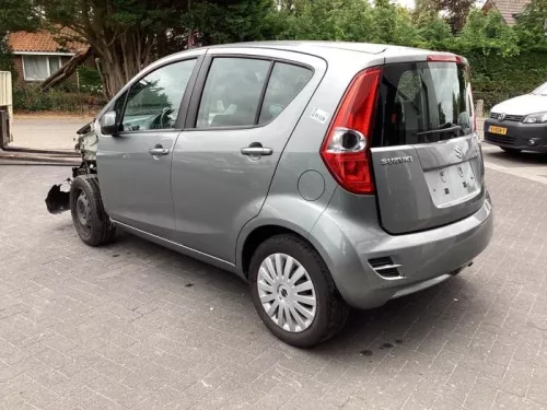 Achteras voorwielaandrijving-7858388 (17683257)