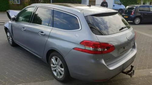 Achteras voorwielaandrijving-7716523 (12659636)