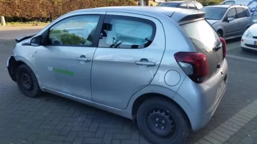 Achteras voorwielaandrijving-7887467 (10675680)