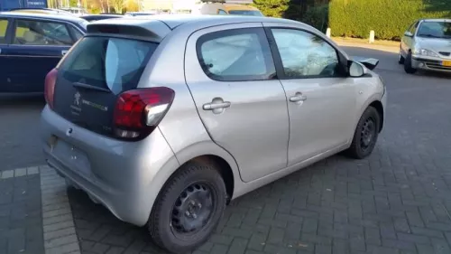 Achteras voorwielaandrijving-7887467 (10675680)