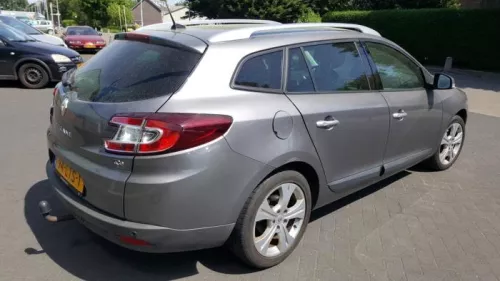 Achteras voorwielaandrijving-7886715 (6826275)