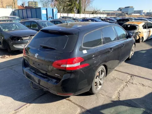 Achteras voorwielaandrijving-8304621