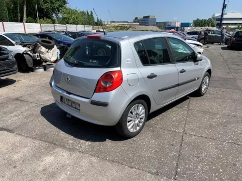 Achteras voorwielaandrijving-8339205