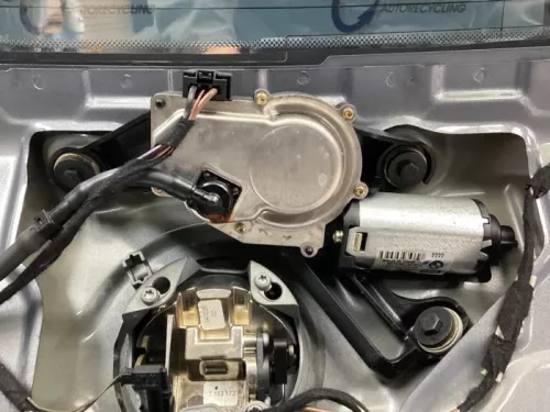 Ruitenwissermotor achter-8306813