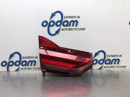 Achterlicht links-8150865