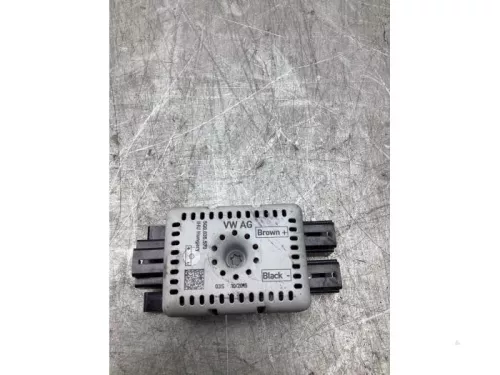 Antenne Versterker-8277657 (22545526)