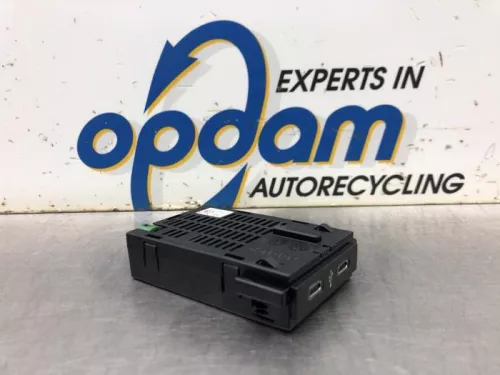 AUX/USB aansluiting-8158117 (20436080)