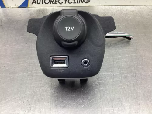 AUX/USB aansluiting-8069735 (19186275)