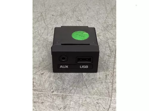AUX/USB aansluiting-7852903 (17238519)