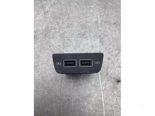 AUX/USB aansluiting-8223764 (21301914)