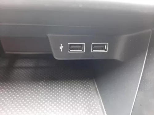 AUX/USB aansluiting-7877119 (15986175)