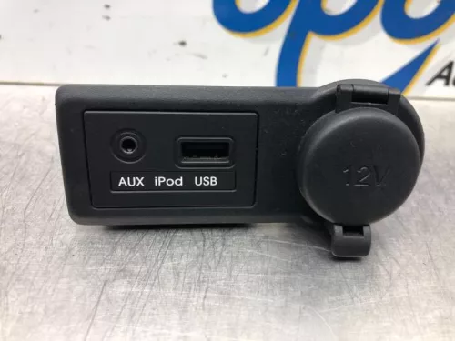AUX/USB aansluiting-6923658 (16848579)