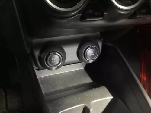 AUX/USB aansluiting-8119438