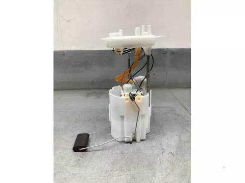 Benzinepomp-8253406