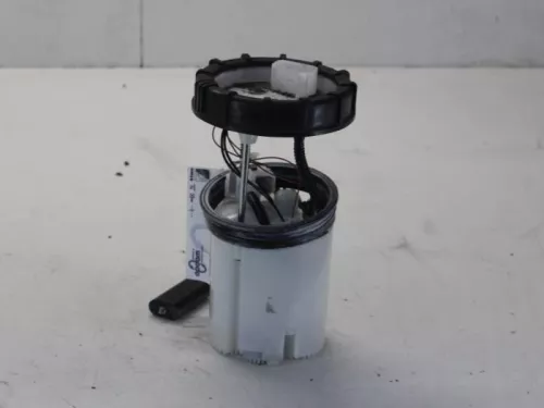 Benzinepomp-7879072 (12817433)