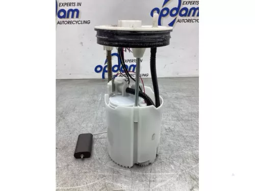 Benzinepomp-8137542