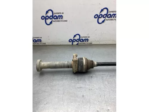 Aandrijfas rechts-voor-8314099